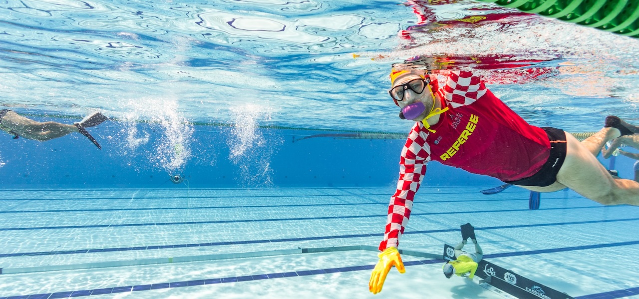 Underwater Hockey referee